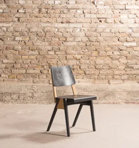 Chaise vintage en hêtre restaurée en noir 